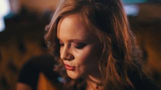 Laura Lo ft. Chris Oak – Little Weird (Live Acoustic)