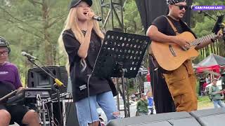 Download lagu CARI PACAR LAGI SALLSA BINTAN DAN 3PEMUDA BERBAHAYA LIVE TASIK mp3