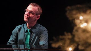 O Christmas Tree with We Wish You a Merry Christmas  - Hando Nahkur