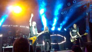 Mustasch: Black city