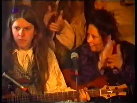 The Kelly Family and Navajita Plateá - Ares Qui