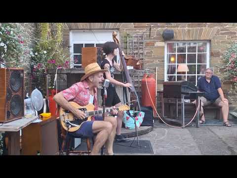 Telephone Call from Istanbul - Vince Lee & Sophie Lord #tomwaits