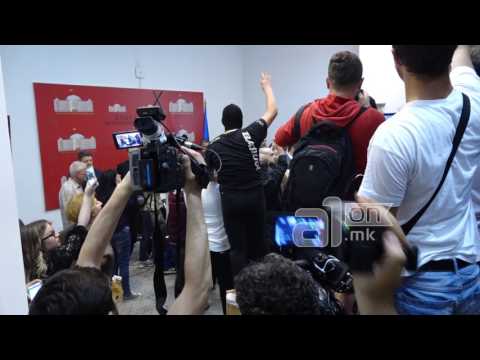 Саморазправа в македонския парламент