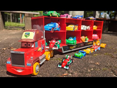 Disney Cars ☆ Retro Mac Trailer. Small Tomica Transformation