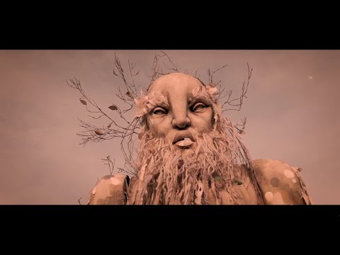 vec Celinn, Mauro Basilio, la compagnie Bric-à-brac & Omolunka Images : Laurent Haubin Paroles et musique : Celinn Coproduction Le chaudron des images et des sons - Contactchaudron@gmail.com / celinnlejardin "Peut-t-on encore improviser une aventure dans une forêt, s'inventer un personnage, une histoire, et partir en voyage dans un monde imaginaire tout en gardant les pieds sur terre ? C’est dans cet esprit que la chanteuse Celinn et le vidéaste Laurent Haubin ont créé le clip “Le grand Cerf”, avec un budget symbolique et la complicité des rêveurs acharnés de la compagnie Bric à Brac, qui ont donné vie à un faune de 4m de haut. On est dans le rêve, un rêve assumé, avec des référence on ne peut plus claires aux films fantastiques des années 80 telles que Dark Crystal ou l'Histoire sans fin. C’est comme dans le livre, un monde féérique qui naît de l’imagination, et où la réalité ne disparaît pas pourtant, comme dans un jeu d’enfants. Les errances animistes de Celinn se concrétisent durant un instant sous l’oeil bienveillant d’une divinité Celte. Car on est dans la mythologie Celte également, chère à la compositrice, grande fan de DCD dont elle a fait la 1ere partie, et de la fée Kate Bush dont on sent pleinement l’inspiration. Avec “le grand Cerf”, le DIY est bien réel, on rentre dans l'univers étrange et onirique d’une fantaisie cousue main, avec coeur et sans artifices."