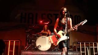 Halestorm - Bet You Wish You Had Me Back / All I Want To Do Is Make Love To You
