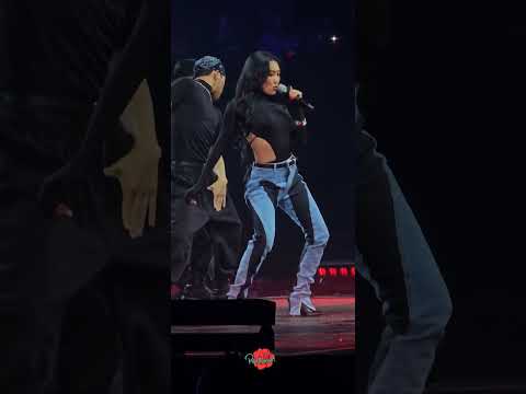 [화사] Hwasa - I'm a B 빛 live in Paris 180223