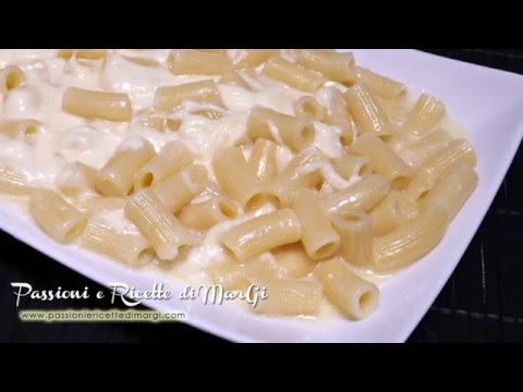 Pasta ai quattro formaggi senza gorgonzola