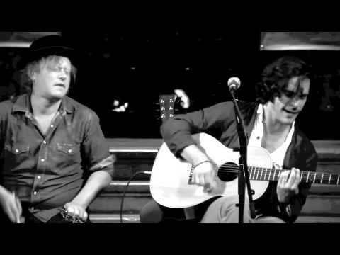 Alexander Brown Feat. Jack Savoretti - Jack In A Box (REMIXES)