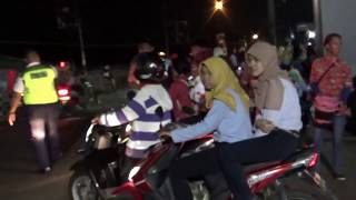 Download lagu ngamen  awalnya dicuekin ahirnya kebanjiran rizqi juga semangat mp3