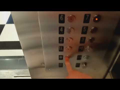 Westinghouse traction elevators at Bloomingdales on East 59th St/Lex Ave (Manhattan, NY)