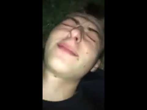 Заруби себе на носу рисунок фразеологизм. Нос с горбинкой у девушки. Поднес вонючий прям под нос. Фасоль мемы. Прямые носы.