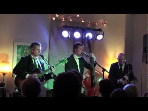 Tea for two played by The Dixieland Gipsy Band