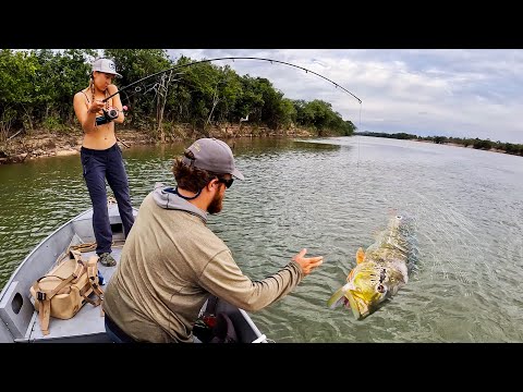 Sketchy Small BOAT and BIG Fish! *Deep In the Amazon River*