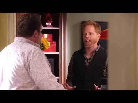 Modern Family 1x12 - Cam cannot see anyone in distress