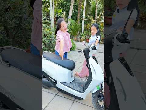 Út mua xe mới màu hồng /ÚtKha_nè #shortvideo #haihuoc #giaitri