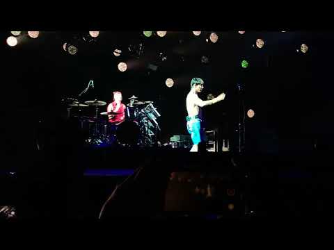 Give it Away - RHCP - Live @ Abu Dhabi