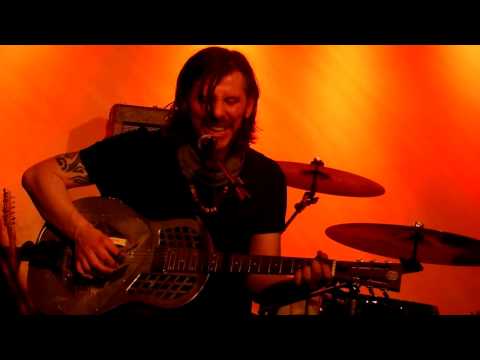 Lightnin' Guy & The Mighty Gators: 99 %