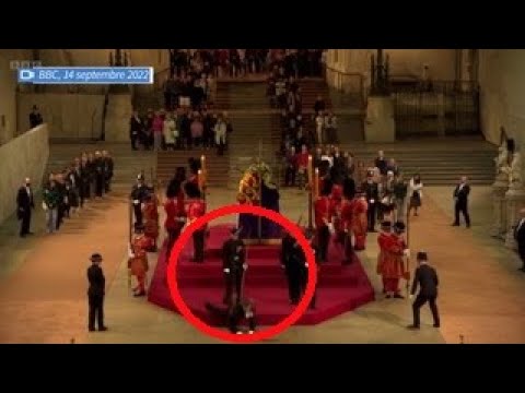 🔴Mort de la reine d'Angleterre : un garde s'évanouit lors de la veillée à Westminster Hall