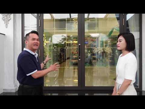 Cửa nhôm Maxpro kết hợp kính hộp nan đồng trang trí. Phụ kiện khoá Điện tử cao cấp