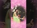 Dekho Jara Dekho Balkhake Chali Hai Status