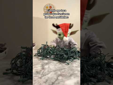 Si sirven las luces mamá 🥴💥🎄 #humor #meme #babyyoda #navidad