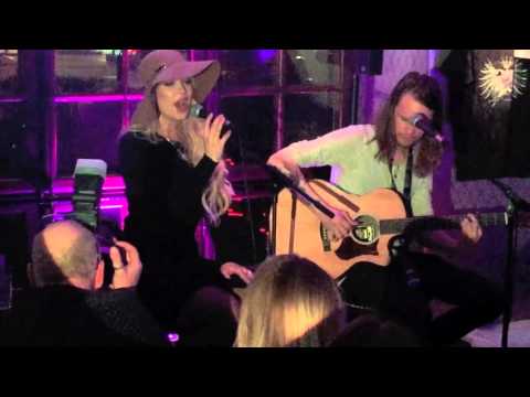Sara Sangfelt - Unplugged at Hard Rock Café - Six Feet Under
