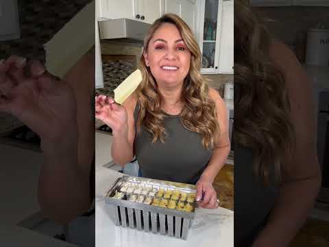 Paletas de Piña (Coco y Chamoy) | Pineapple Popsicle (Coco and Chamoy)