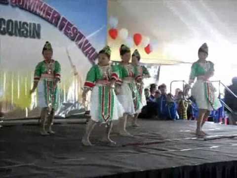 Viv Ncaus Labor Day Weekend 2010 - "Ceeb Tsheej Toj Siab"