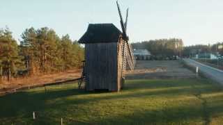 preview picture of video 'Wiatrak koźlak w Białostockim Muzeum Wsi'