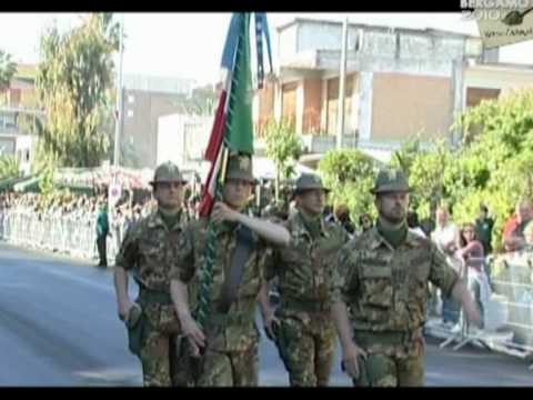 ALPINI, LA BANDIERA DI GUERRA DEL BATTAGLIONE MORBEGNO ALLA 83.A ADUNATA NAZIONALE A BERGAMO