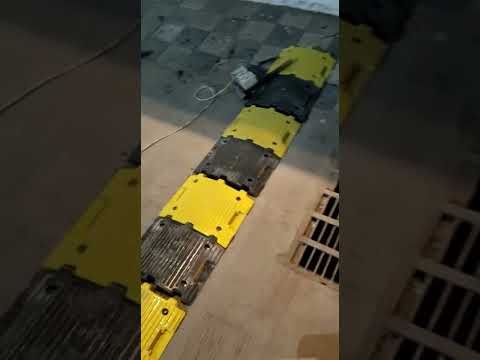 750 X 250 X 50 mm Yellow & Black Speed Breaker