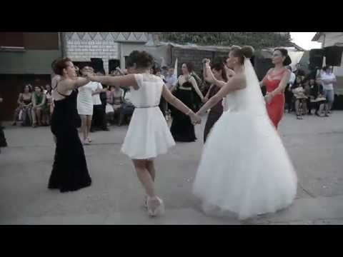 traditional romanian wedding