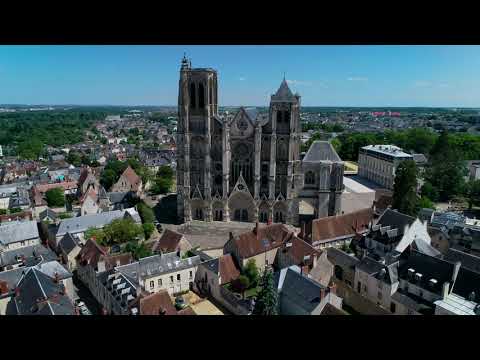 La cathédrale de Bourges et ses drôles de particularités 👀