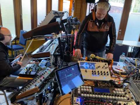 Nerdlich der Mitte ist alles in Nordnung - Synthesizer Synthesizer Synthesizer (Synthmeeting)