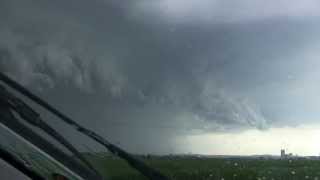 preview picture of video 'Heftige Unwetter mit Shelf-Cloud über Braunschweig 15.05.2013'