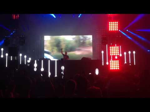 Clockwork playing Synthemilk