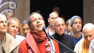 preview picture of video 'Kirtan Mela 2012 Germany. Kirtan with Sacinandana Swami'