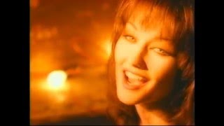 Lari White &quot;That&#39;s How You Know&quot; (Official Music Video)