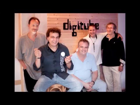 WALKIN' AROUND A COFFEE (composition by Dario Cellamaro)