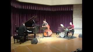 Tim Whalen Trio: "Trinkle Tinkle" (comp. Thelonious Monk / arr. Tim Whalen)