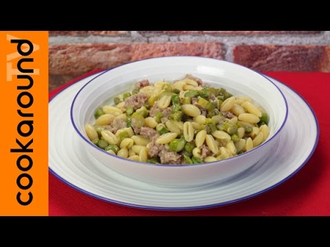 Gnocchetti sardi salsiccia e asparagi | Video veloce
