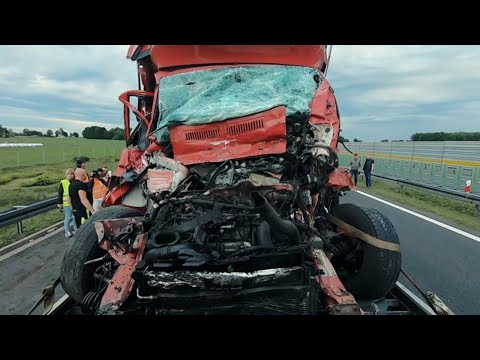 Musieli zabrać wrak z miejsca tragedii! #Pomoc_Drogowa