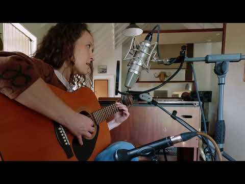Hazy (acoustic) - Izzie Yardley - From The Wool Hall