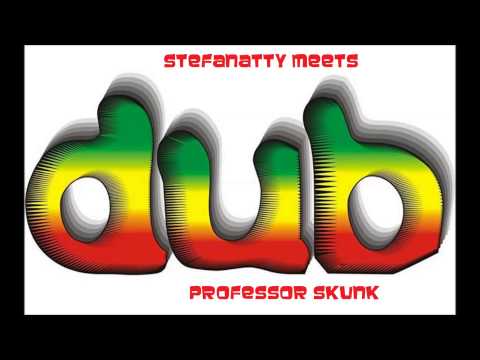 Stefanatty meets profesor skunk - See Dem