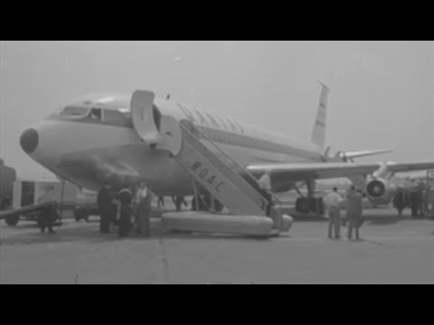 Qantas Boeing 707 Preview Flight Over London, 1959 | Boeing Classics