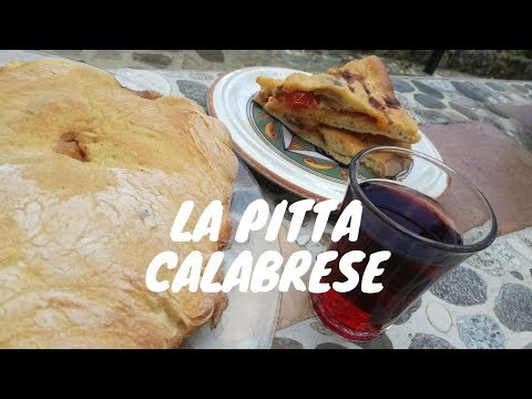 La PITTA, la tradizionale FOCACCIA RIPIENA CALABRESE di pasta di pane