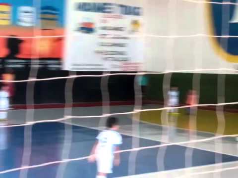 Gol de falta do Nicollas na estréia da Taça Foz 2015 sub 08 na vitoria contra o Mania Sport.