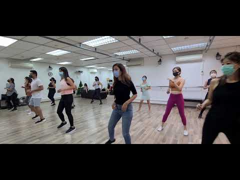 Caliente Dance Studio Singapore Modern Bachata solo showcase to Kewin Cosmos - Como Los 90s