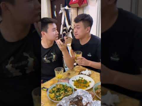 【张張】 没别的意思，就是想陪我兄弟喝点#我要上热门 #男人之间的快乐 #男人简单的快乐 #阿宇不一般
